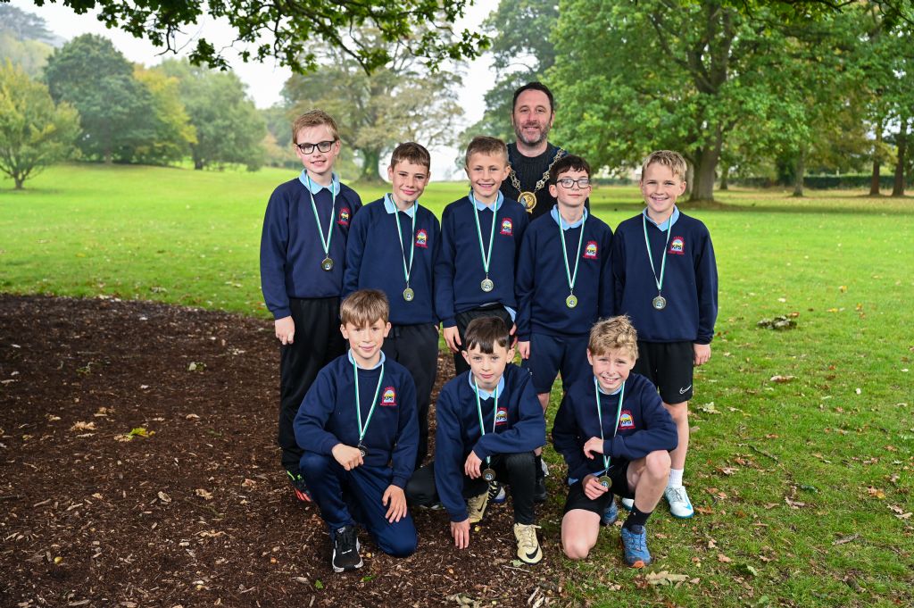 photo 7 - 2nd place boys team