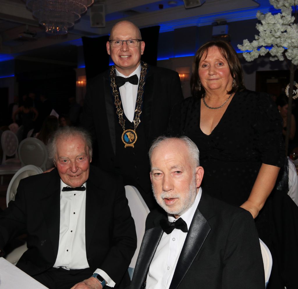 photo 9 chairpersons charity ball 2023
